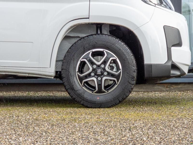 Knaus Live Wave 650 MEG Platinum Selection