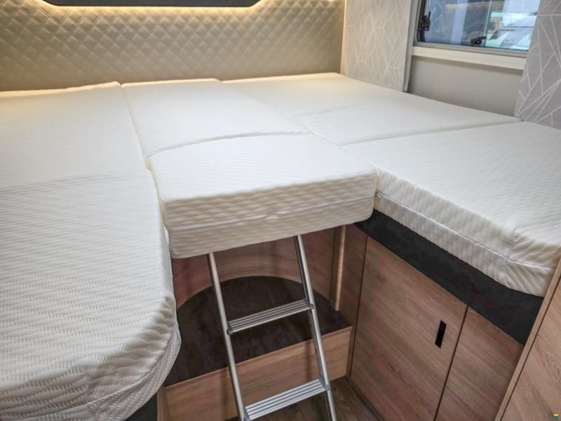 Knaus Live Wave 650 MEG Platinum Selection