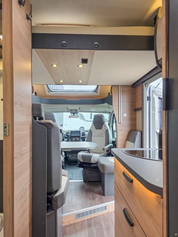 Knaus Live Wave 650 MEG Platinum Selection