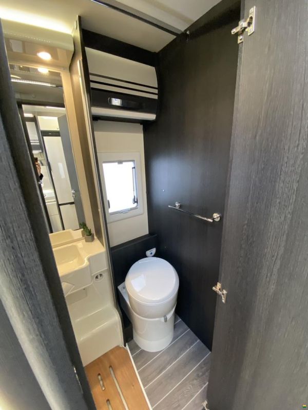 Roller Team Kronos 294 TL, Ford 170PS Automat