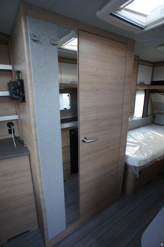 Knaus Südwind 460 EU Black Selection