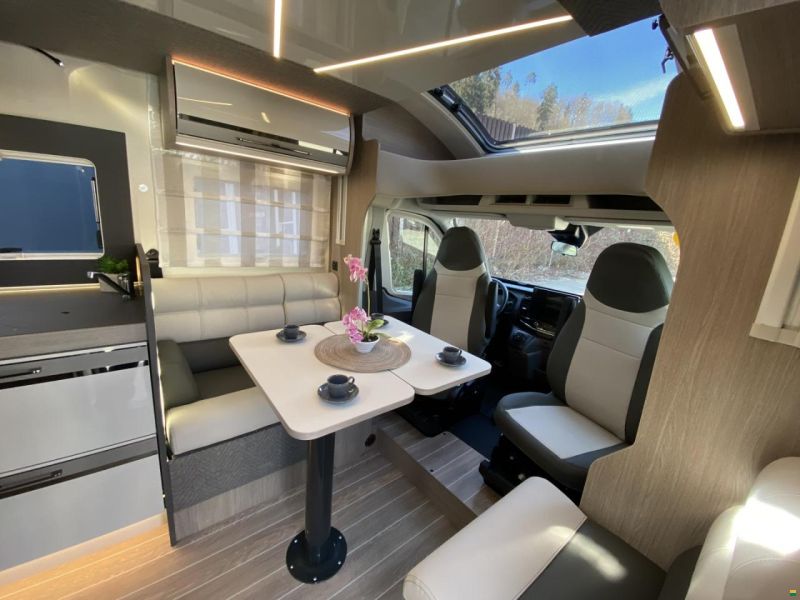 Roller Team Zefiro 266TL, Ford 165PS Automat