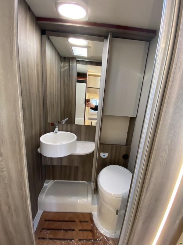 Roller Team Kronos Fit 281 P, Ford 165PS Automat