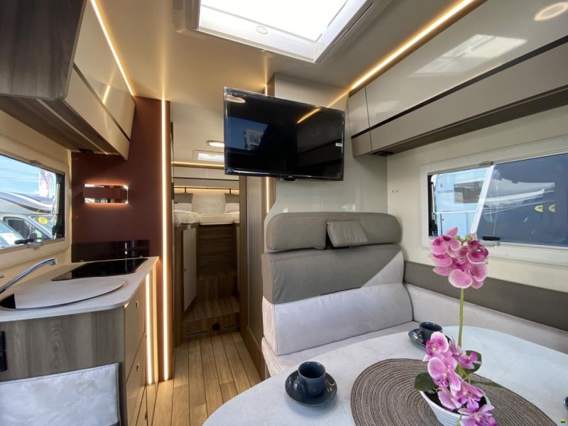 Roller Team Kronos Fit 281 P, Ford 165PS Automat