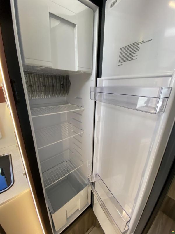 Roller Team Kronos Fit 281 P, Ford 165PS Automat