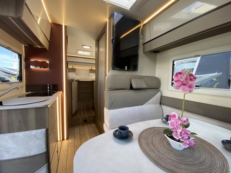 Roller Team Kronos Fit 281 P, Ford 165PS Automat