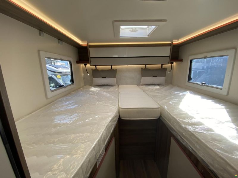 Roller Team Kronos Fit 281 P, Ford 165PS Automat