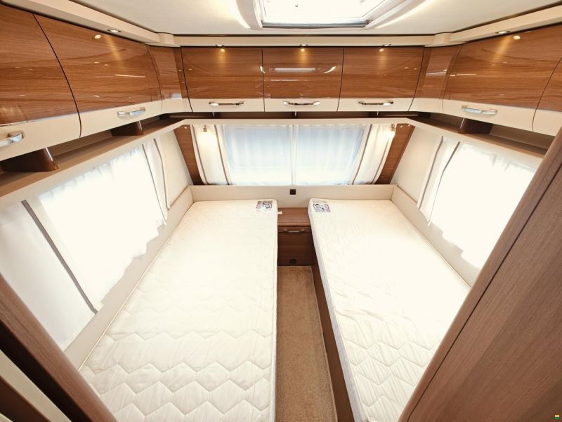 LMC MAESTRO 560E Längsbetten