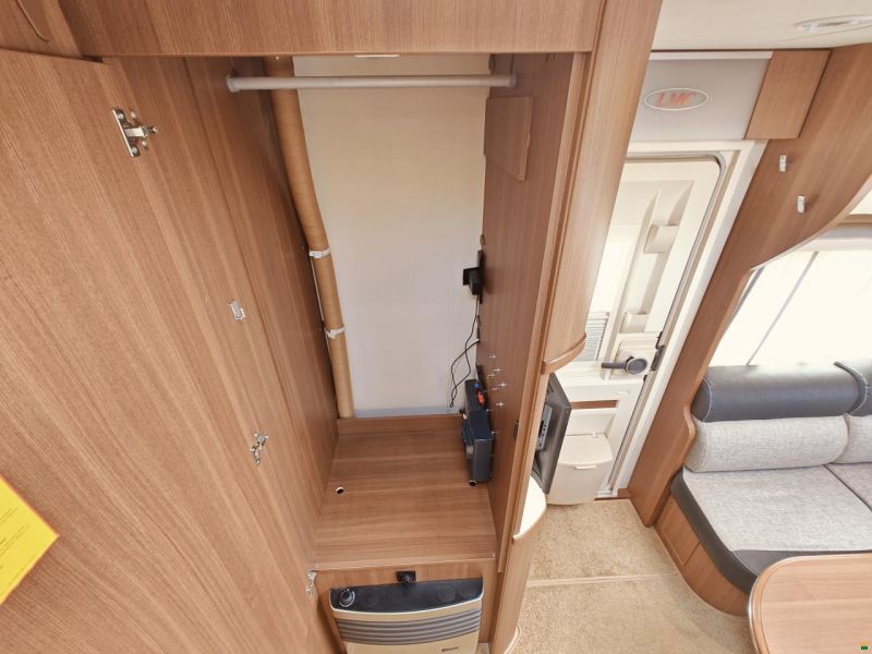 LMC MAESTRO 560E Längsbetten