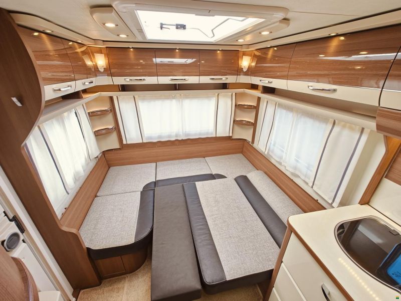 LMC MAESTRO 560E Längsbetten