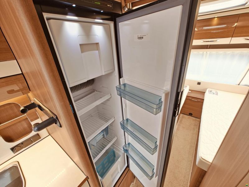 LMC MAESTRO 560E Längsbetten