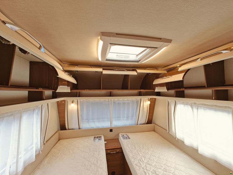 LMC MAESTRO 560E Längsbetten