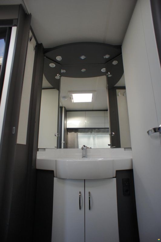 Hobby Excellent Edition 460 UFe