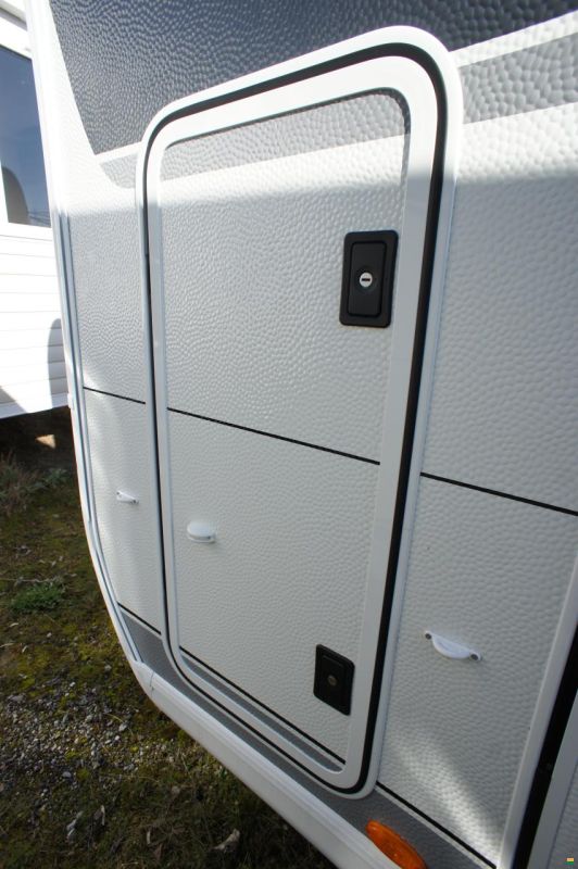 Hobby De Luxe 490 KMF