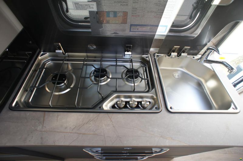 Hobby De Luxe 490 KMF