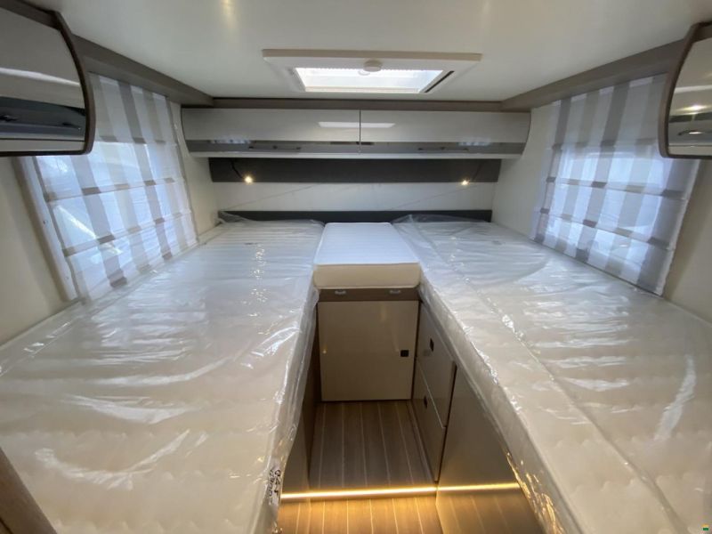 Roller Team Zefiro 287 TL, Fiat 2.2MJ 140PS Automat