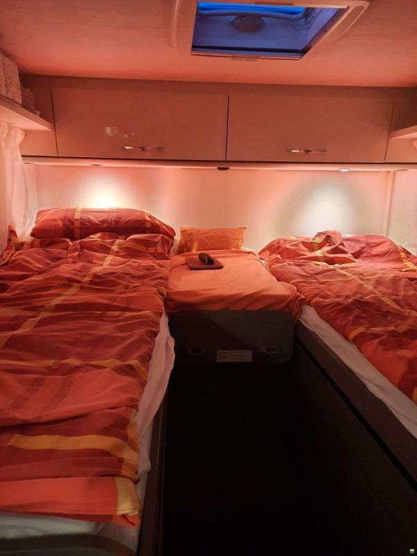 Etrusco V6600SB mit Längsbetten