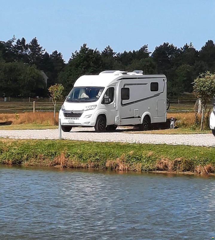 Etrusco V6600SB mit L&auml;ngsbetten