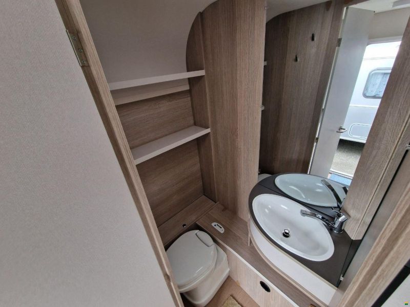 Bürstner Premio Life 425 TS