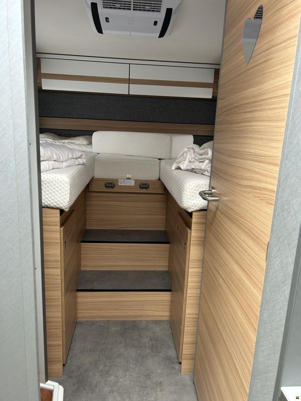 Dethleffs Just 90 7052EBL