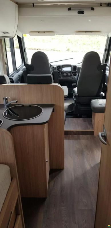 Sunlight I 67 S / 698cm lang