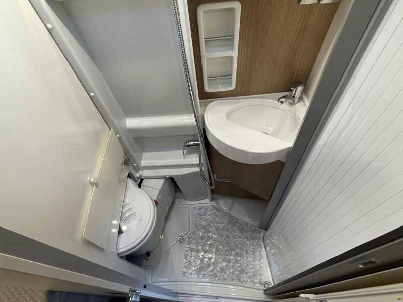 Malibu Charming Van 600 DB-K