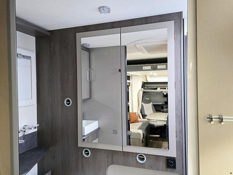 Challenger 260 GRAPHITE EDITION 2.0 TDCI AUTOMAT