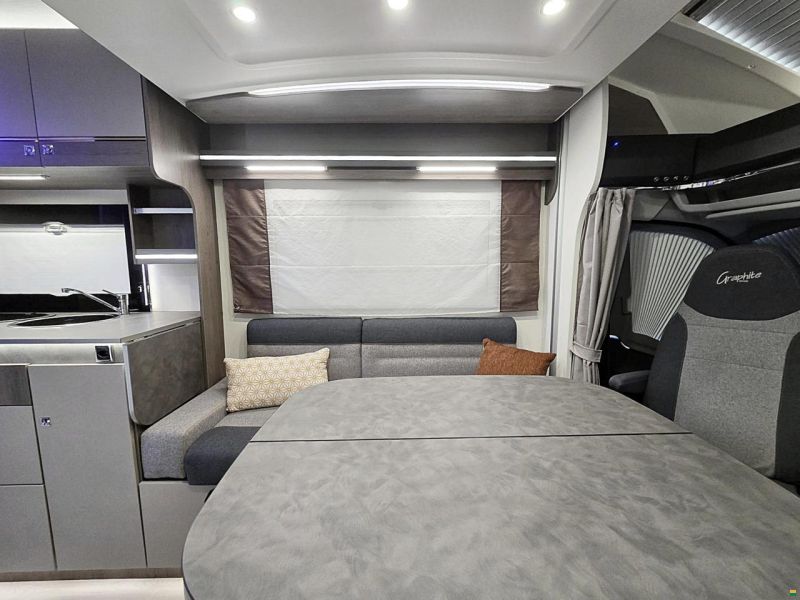 Challenger 260 GRAPHITE EDITION 2.0 TDCI AUTOMAT