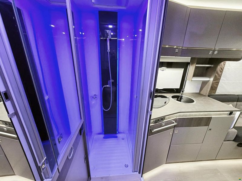 Challenger 260 GRAPHITE EDITION 2.0 TDCI AUTOMAT