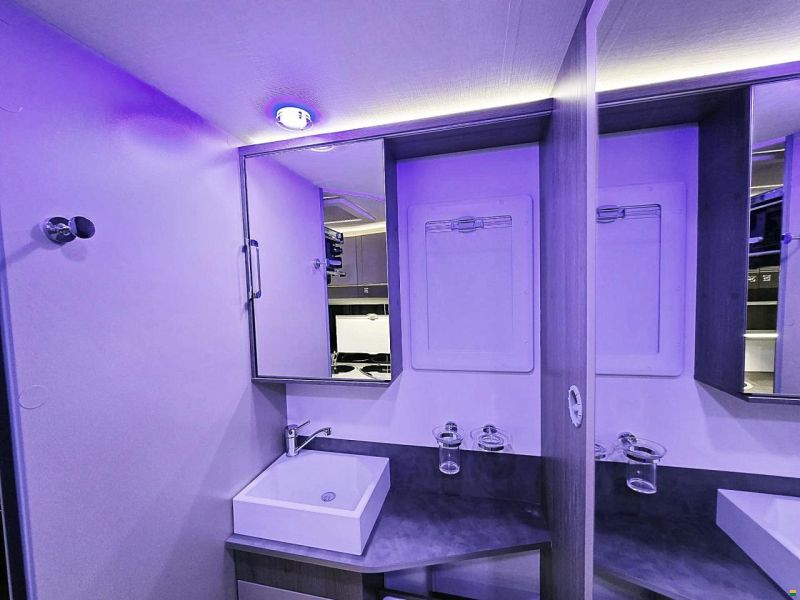 Challenger 260 GRAPHITE EDITION 2.0 TDCI AUTOMAT