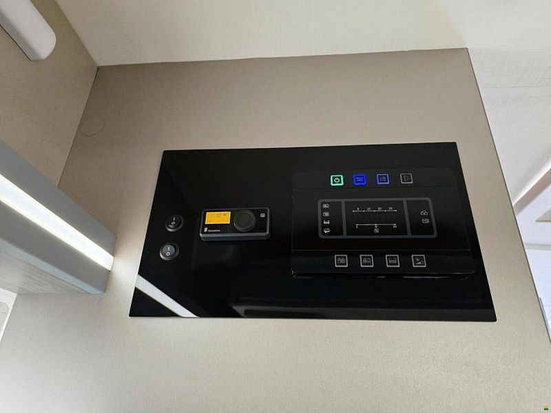 Challenger 260 GRAPHITE EDITION 2.0 TDCI AUTOMAT