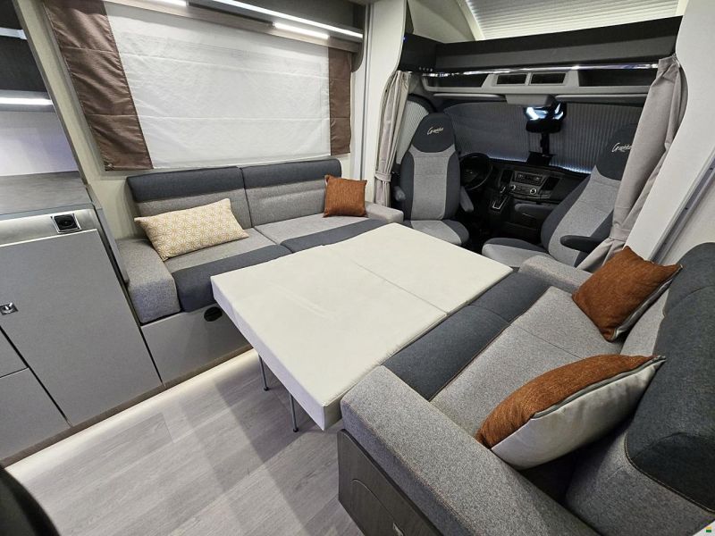 Challenger 260 GRAPHITE EDITION 2.0 TDCI AUTOMAT