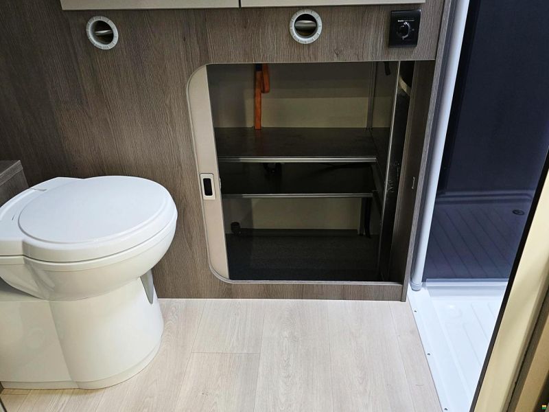 Challenger 260 GRAPHITE EDITION 2.0 TDCI AUTOMAT