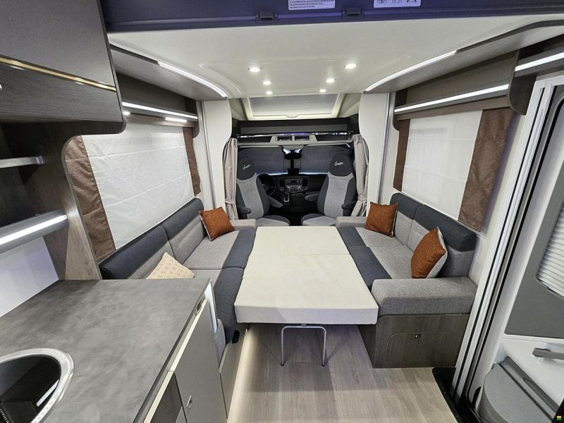 Challenger 260 GRAPHITE EDITION 2.0 TDCI AUTOMAT