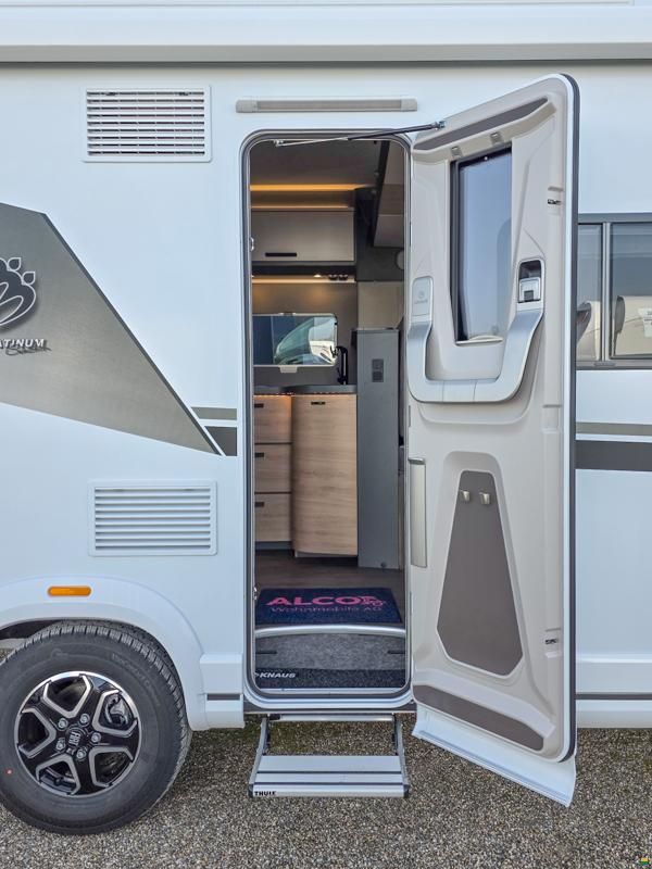 Knaus Live Wave 650 MF Platinum Selection