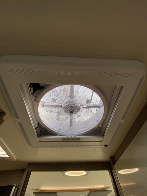 Roller Team Zefiro 287TL, Fiat 2.2MJ 180PS Automat