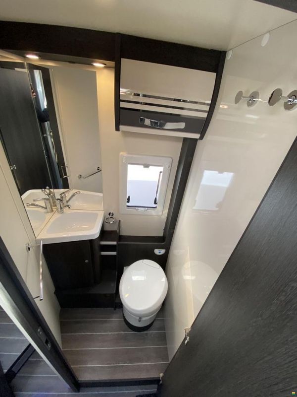 Roller Team Zefiro 267TL, Ford 2.0TDCi 170PS Automat