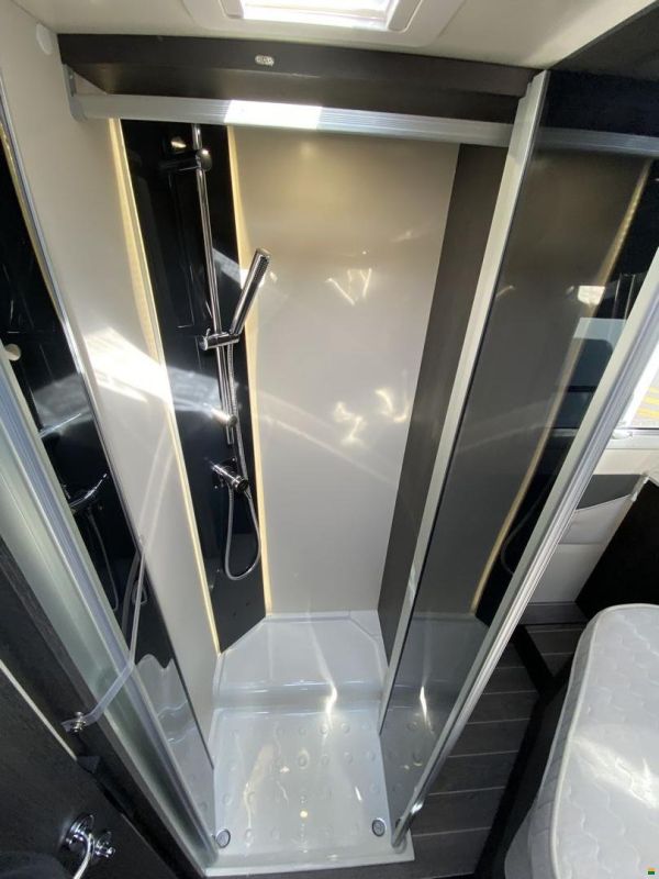 Roller Team Zefiro 267TL, Ford 2.0TDCi 170PS Automat