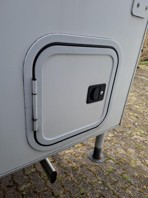 Isuzu mit Thokie Wohnkabine