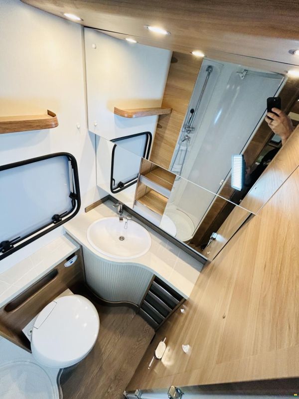 Hobby De Luxe 545 KMF