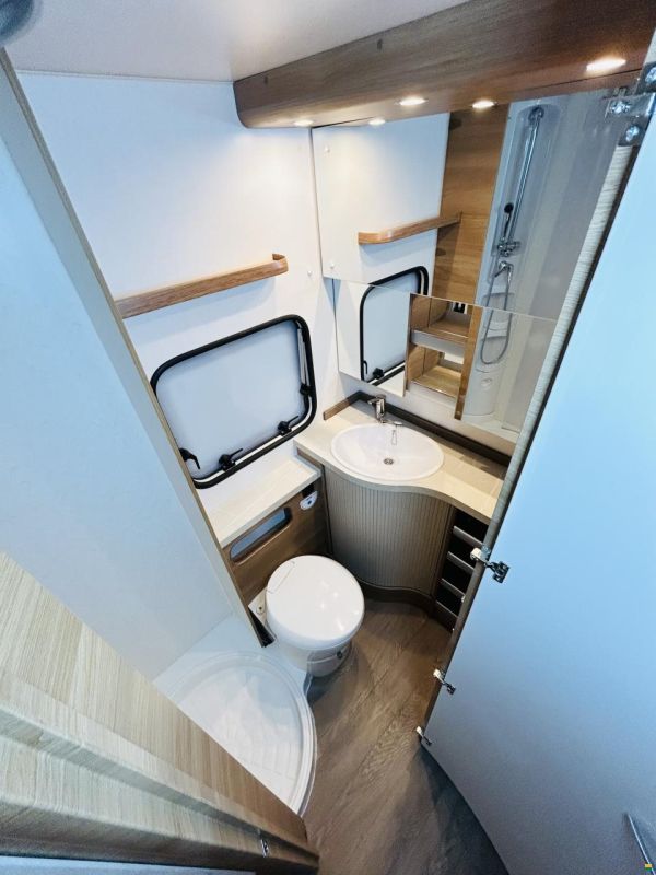 Hobby De Luxe 545 KMF