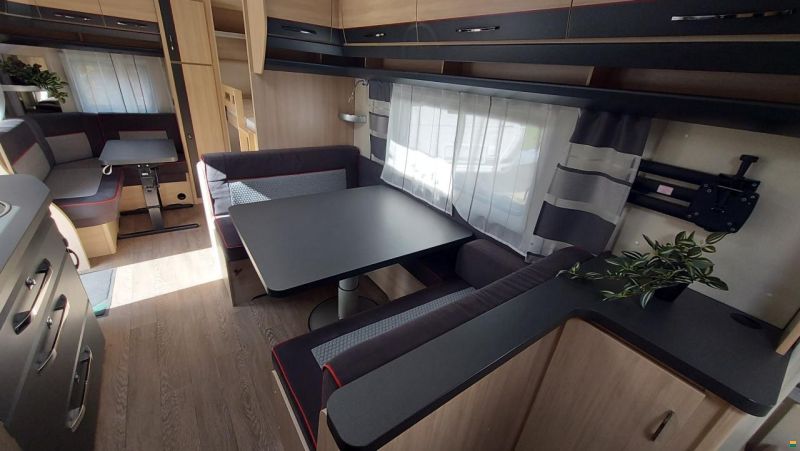 Hobby De Luxe Edition 650 KMFe