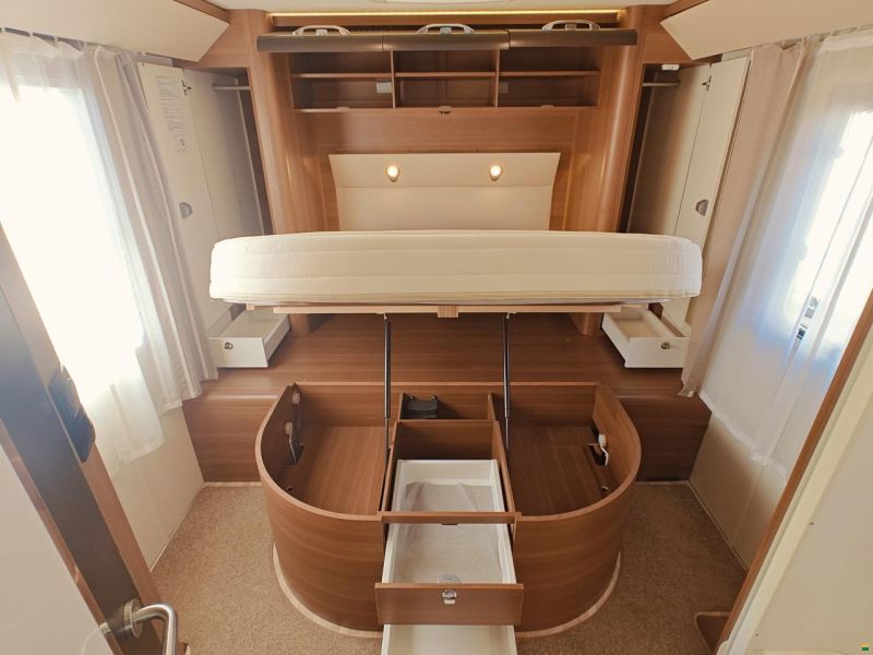 LMC Cruiser Premium T741 - Automat