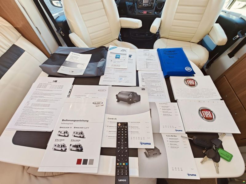 LMC Cruiser Premium T741 - Automat