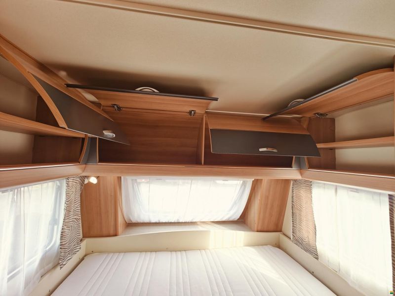 Hobby 490 KMF De Luxe - Etagenbetten