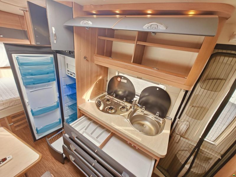 Hobby 490 KMF De Luxe - Etagenbetten