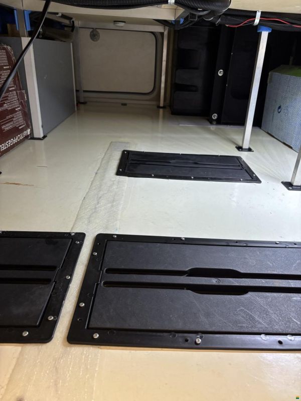 Eura Mobil Active 820 EB 3 Achser