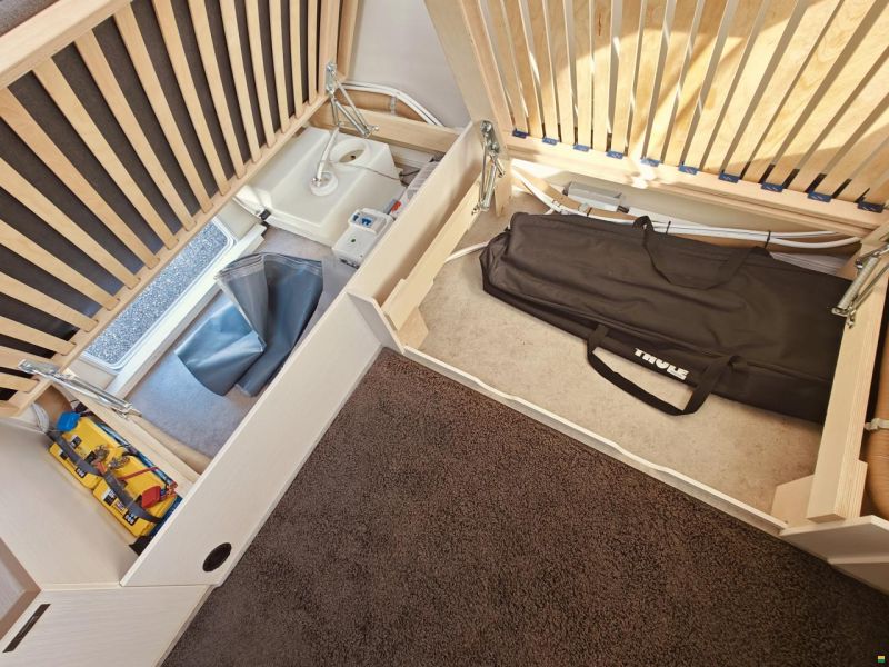 Knaus W04 Lifestyle 550 KWE - Etagenbetten