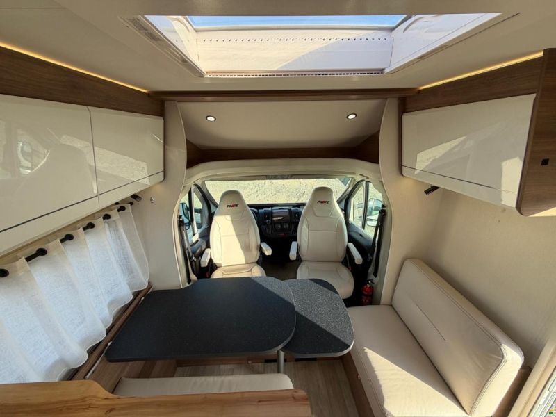 Fiat PILOTE P740 **LÄNGSBETT**9 GANG AUTOMAT