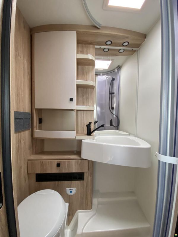 Eura Mobil Profila T 696 EB